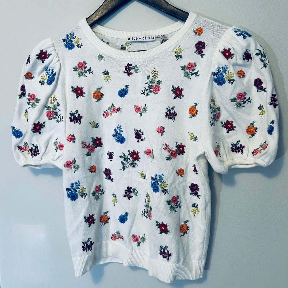 Alice+ Olivia Risa Embroidery Puff Sleeve Sweater Top Small - Picture 7 of 12